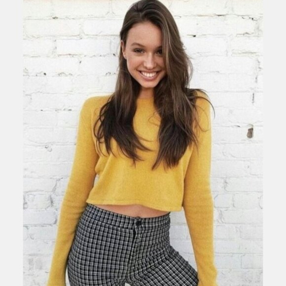 Brandy Melville Mustard Yellow "Francesca" Cropped Knit Sweater - Picture 1 of 7
